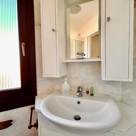 La Casa Di Angelo Al Primo Piano Con Aria Condizionata