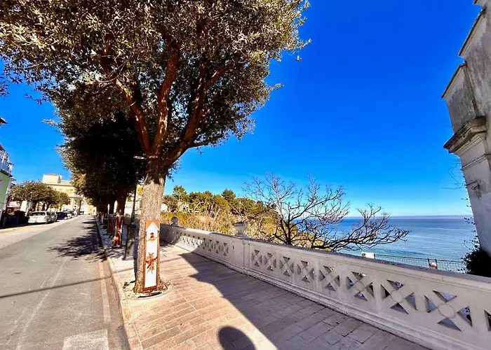 La Casa Di Angelo Al Primo Piano Con Aria Condizionata Numana