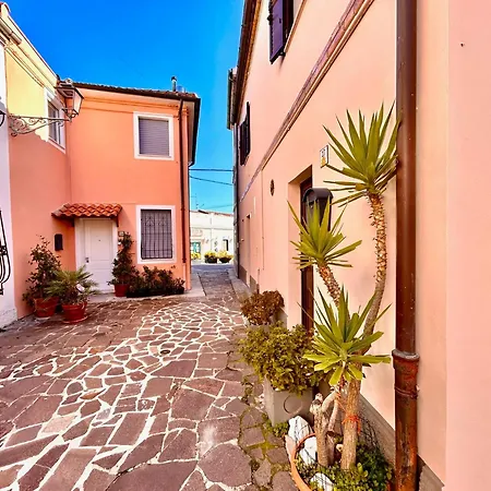 شقة La Casa Di Angelo Al Primo Piano Con Aria Condizionata نومانا