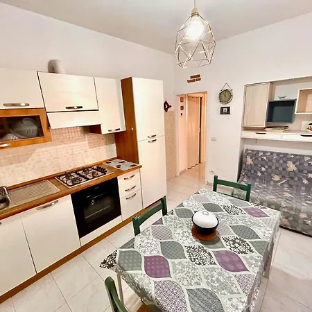 La Casa Di Angelo Al Primo Piano Con Aria Condizionata Numana