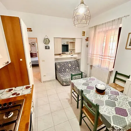 La Casa Di Angelo Al Primo Piano Con Aria Condizionata Appartement *